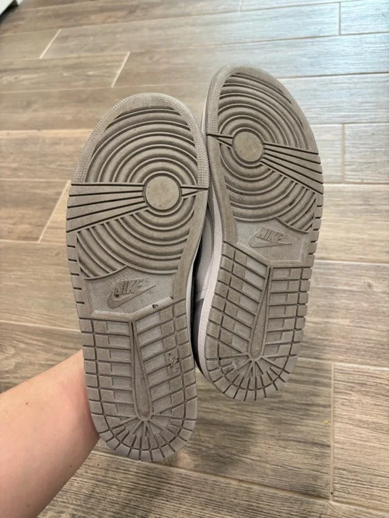 Nike Air Jordan 1 Barons Retro Low OG Shoes Mens 10.5 Gray CZ0790-110 Sneakers - Picture 8 of 8